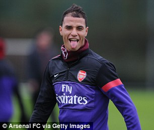 West Ham Pinjam Marouane Chamakh