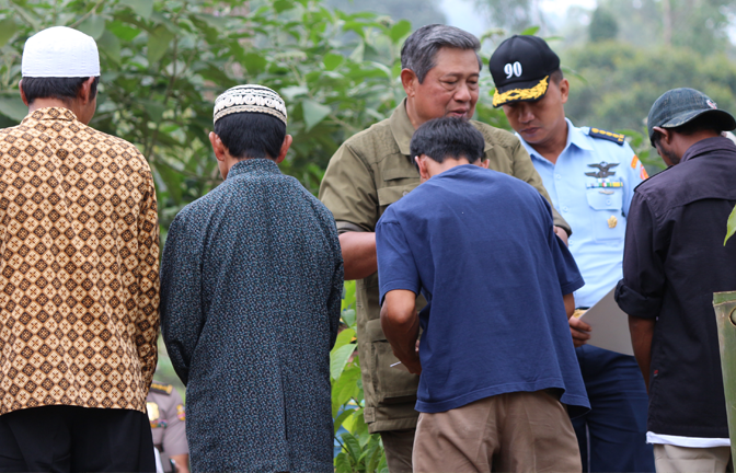 Presiden SBY Beri Bantuan Rp 1,1 Miliar kepada Petani Sarongge