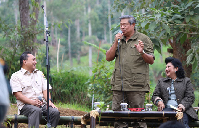 SBY, Rokok, Kelinci dan Lagu
