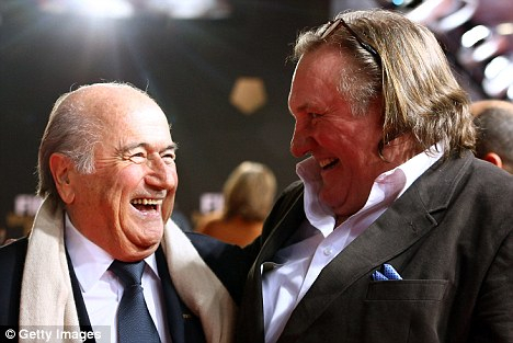 Blatter: Pemain Asing di Liga Inggris Terlalu Banyak