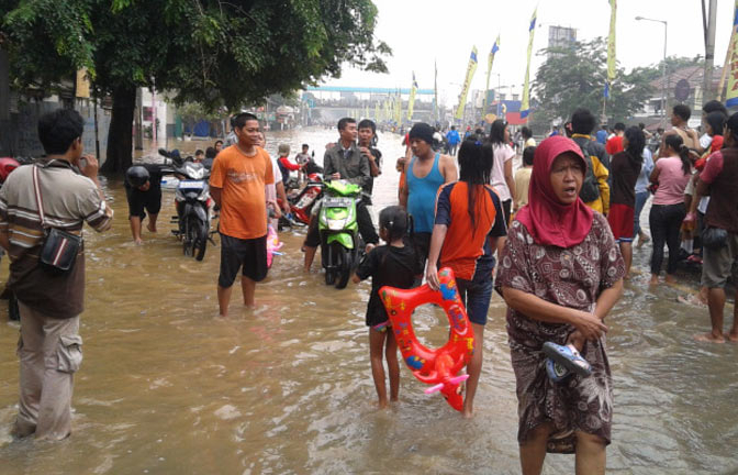 Atasi Banjir, Jokowi Bisa Gunakan Dana Cadangan