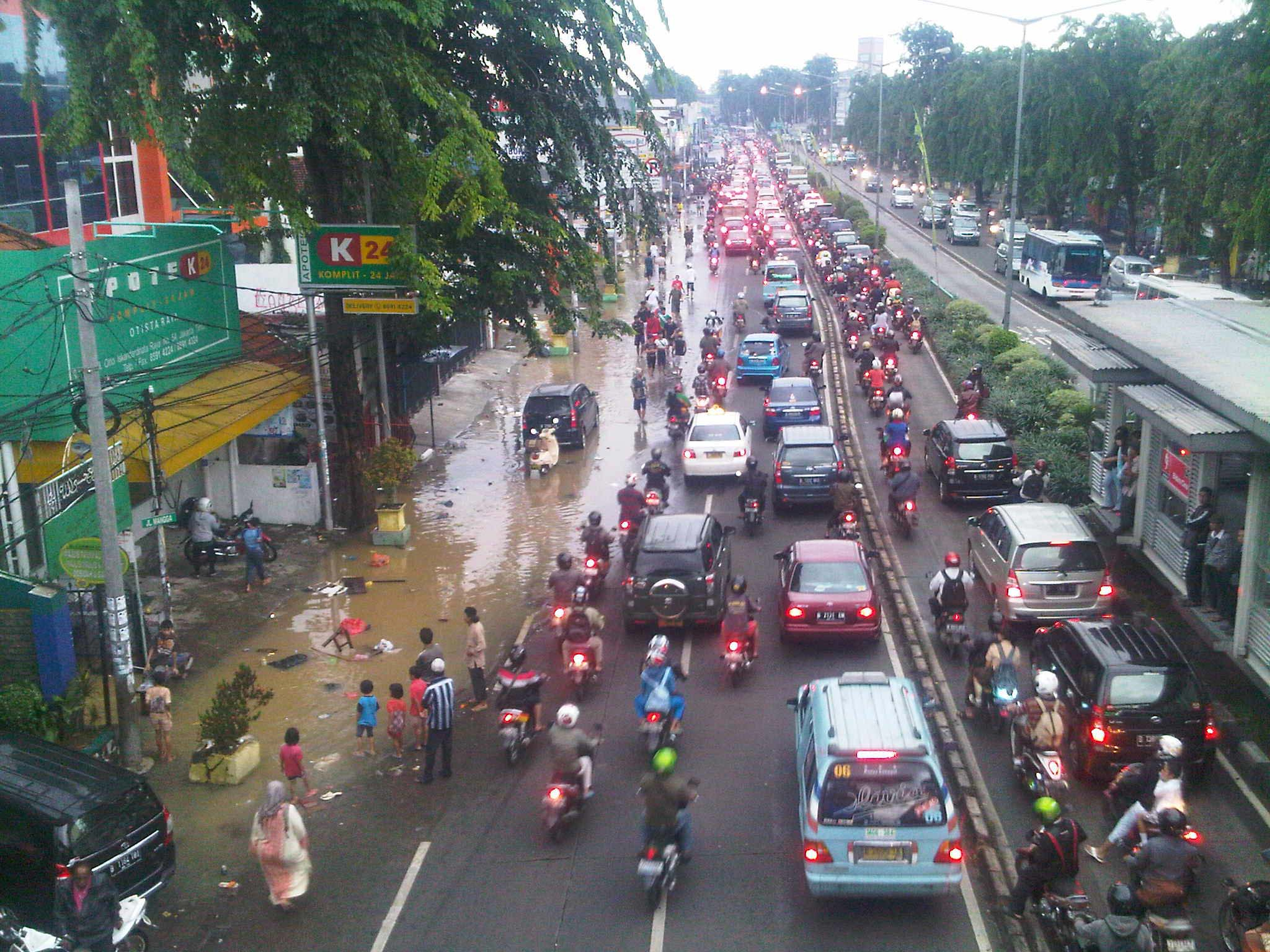 Sejumlah Jalan di Jakarta Macet Total