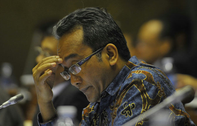 Panja Listrik Ancam Bawa Kasus Inefisiensi Rp 37 Triliun ke KPK