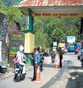 Musim Penghujan, Wisata Air Panas Pacet Masih Aman Dikunjungi