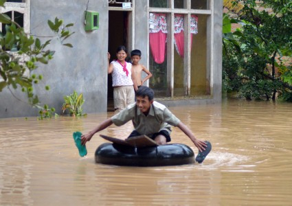 Banjir Rendam 20 Titik di Bandar Lampung