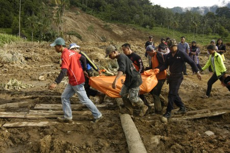 Korban Tewas Longsor di Sumbar Jadi 11 Orang