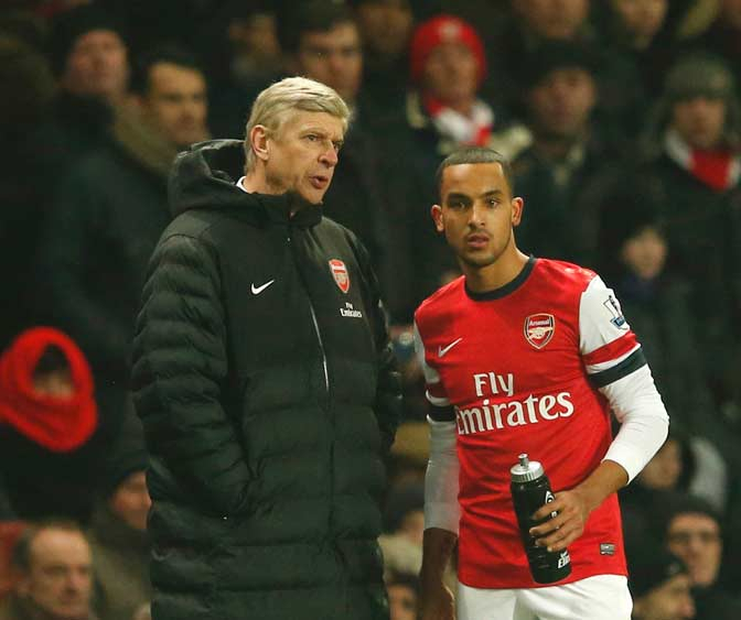 Tuntut Wenger Mundur, Pendukung Arsenal Baku Pukul