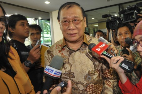 KPK Perpanjang Status Pencegahan 3 Saksi Hambalang