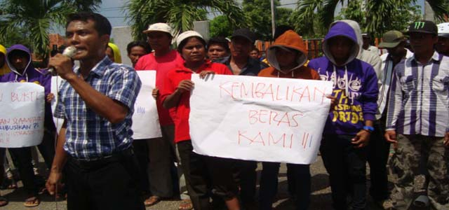 Diduga Selewengkan Raskin, Warga Pamekasan Kembali Demo Bulog