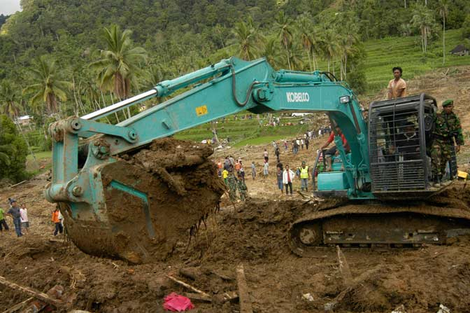 BPBD Sumbar Masih Cari Lima Korban Longsor Agam