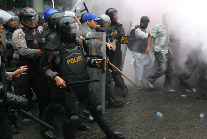 Polisi Gelar Perkara Bentrok di Depan Mapolda Sumsel