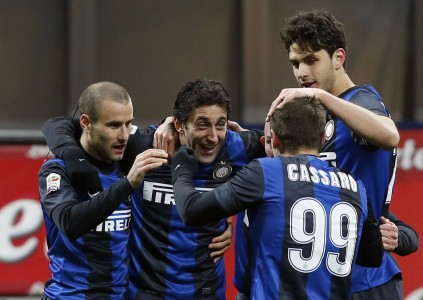 Milito Ingin Bertahan di Inter Hingga 2014
