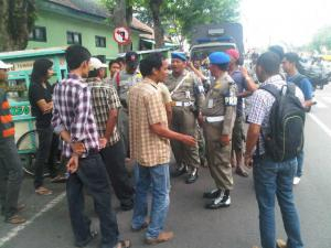 Penertiban PKL di Mojokerto Ricuh.