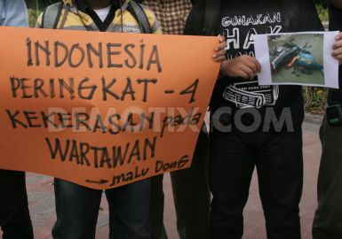 Wartawan Protes Aksi Kekerasan yang Dilakukan Polisi Mojokerto