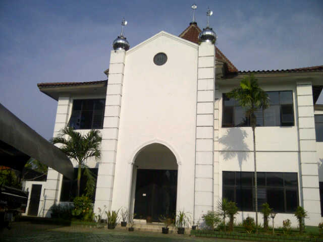 Pemkot Bekasi Segel Masjid Ahmadiyah
