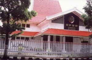 Seluruh Anggota DPRD Mojokerto ke Yogya, Kantor Kosong