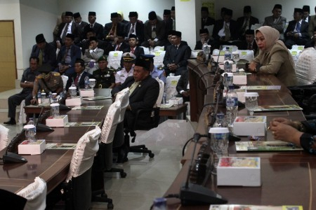 DPR Tolak RUU Pemilukada Larang Dinasti Politik