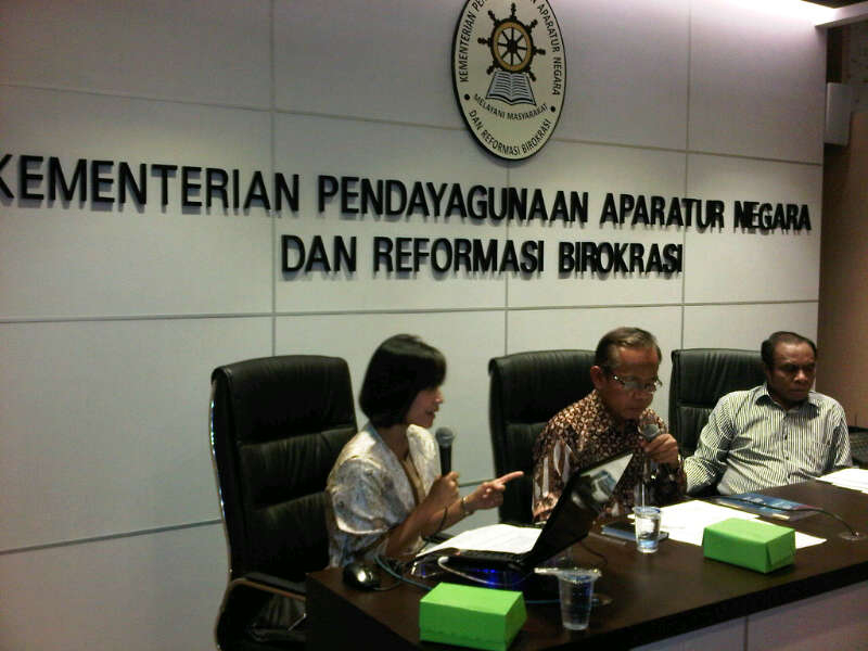 Lalai Layani Publik? Bersiaplah Dapat Kartu Merah!