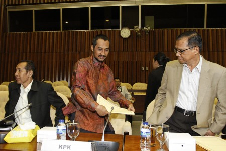 Skandal Century, KPK Didesak Tetapkan Status Tersangka kepada Boediono