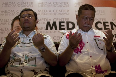 Pleno KPU Jabar Tetapkan Aher-Deddy Mizwar Pemenang Pilkada