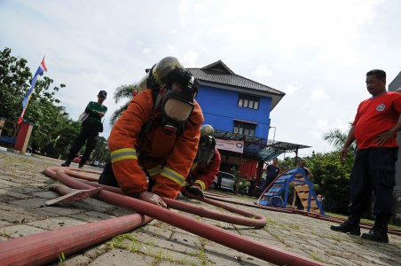 Pemadam Kebakaran Surakarta Kurang Personil