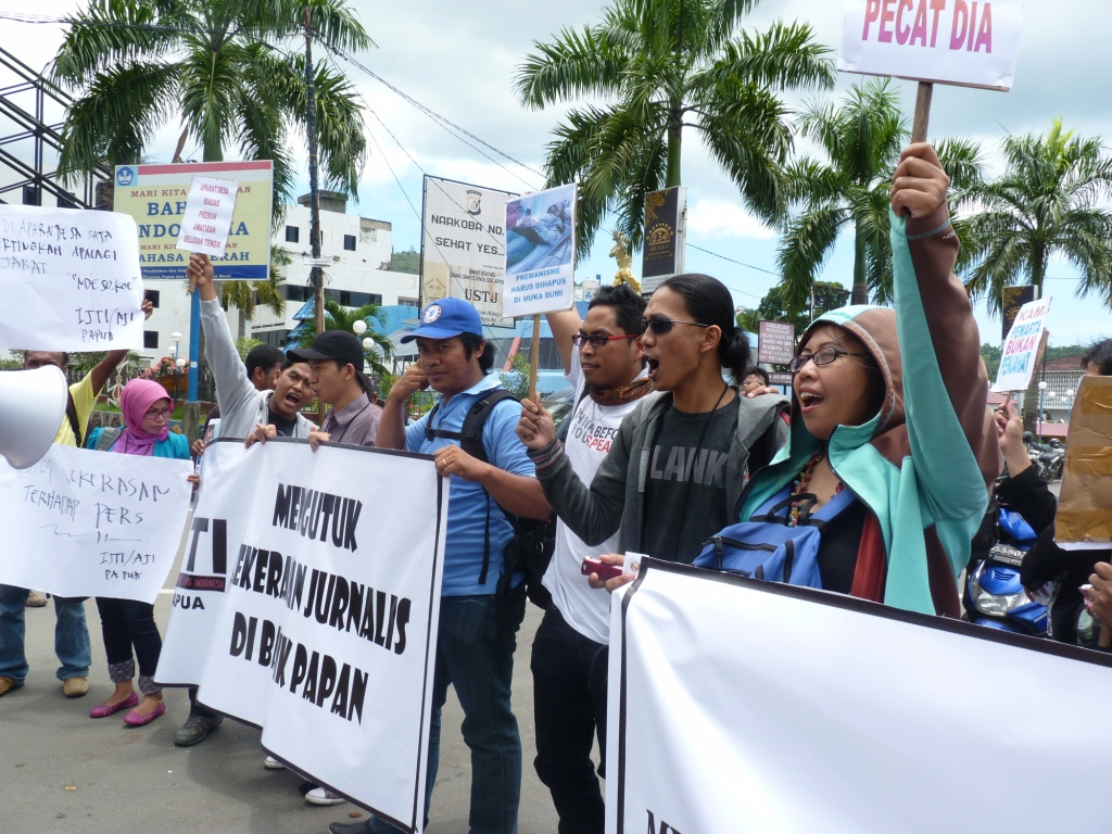 Jurnalis Papua Gelar Aksi Solidaritas Kecam Pemukulan Wartawati Paser TV