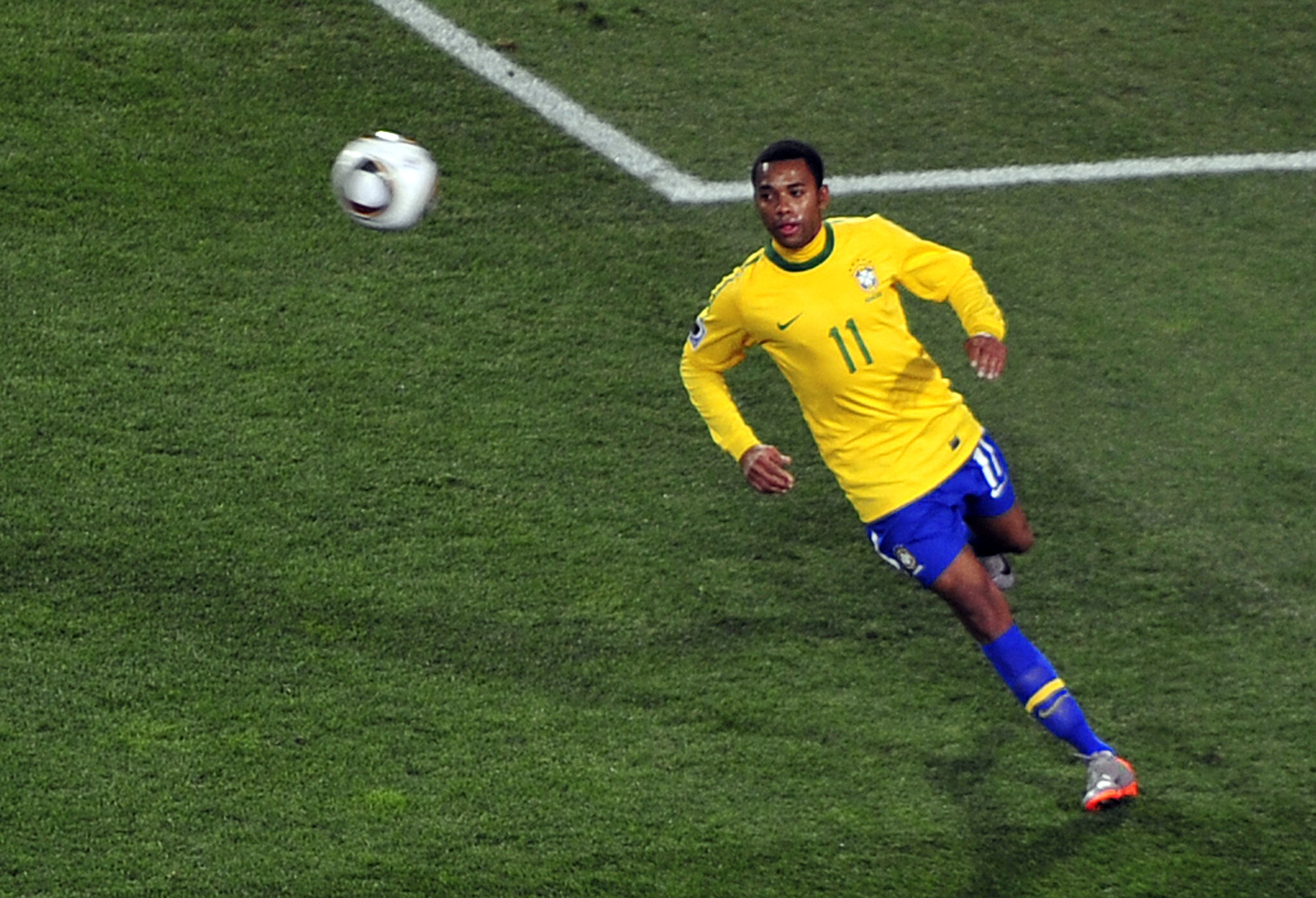 Galliani: Robinho Tetap di Milan