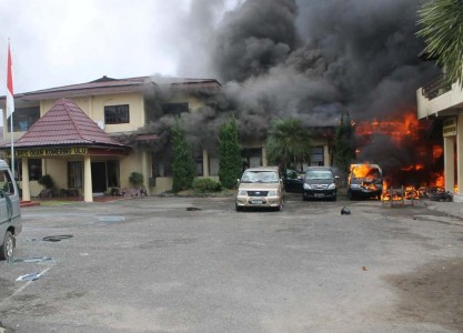 Bawa Aparat TNI Pelaku Penyerang Polres OKU ke Pengadilan Umum