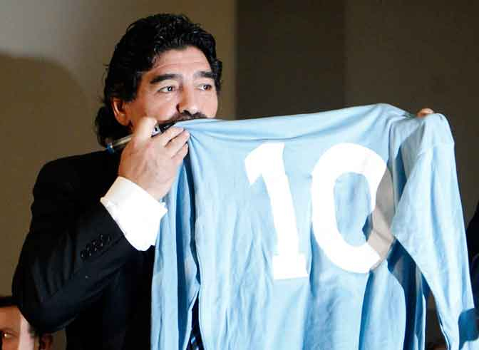 Ancelotti Sambut Baik Kabar Maradona Bakal Latih Montpellier