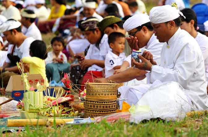 Nyepi, Penyeberangan Ke Bali Dihentikan Jelang Tengah Malam