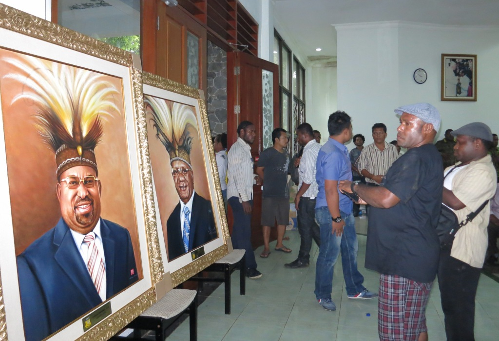 Pasca Menang di MK, Lukmen Temui Mahasiswa Papua