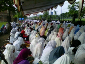 Jelang UN, Ribuan Pelajar di Mojokerto Doa Bersama