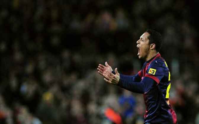 Adriano Istirahat Hingga Enam Pekan