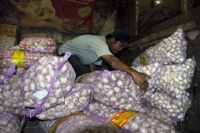 KPPU Periksa 11 Importir Penimbun Bawang, Jumat