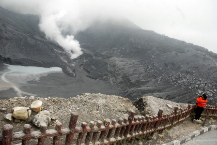Status Gunung Tangkuban Parahu Turun