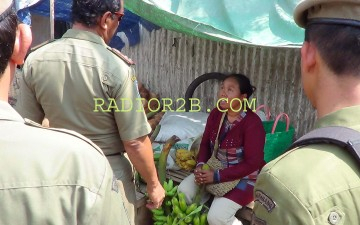 Satpol PP Rembang Tertibkan PKL