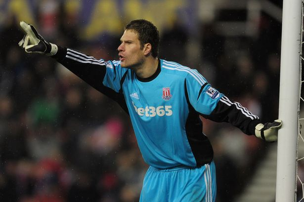 Manchester United Terus Pantau Kiper Stoke City