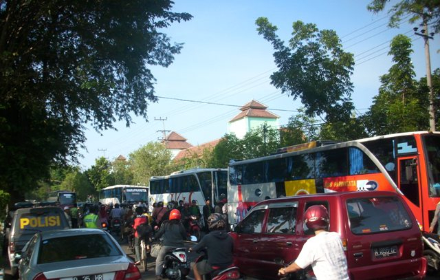 Kader PKB Lumajang Datangi KPU Jawa Timur