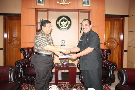 Pemkot Bitung Serahkan LKPD ke BPK