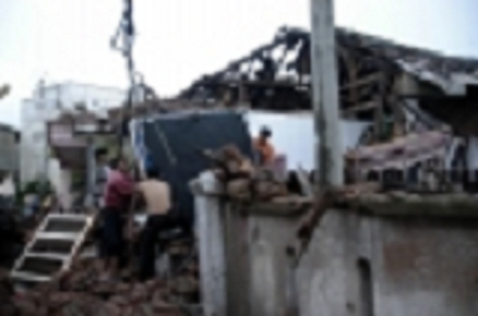 400-an  Rumah Rusak Akibat Puting Beliung di Jember