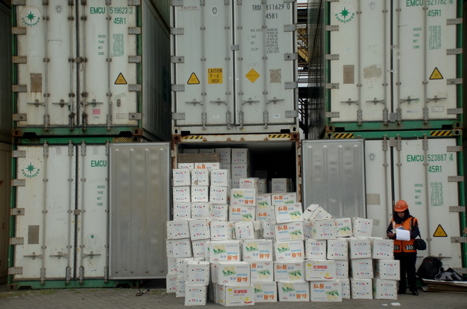 200 Kontainer Buah Impor Siap Dilepas ke Pasar