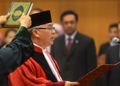 Mahkamah  KonstitusiTolak Gugatan Uji Materi UU Pemilu