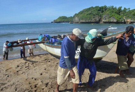 Nelayan dari Sulteng dan Flores Curi Ikan di Maluku Tenggara Barat