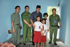 Warga Jambi Terima Program Bedah Rumah
