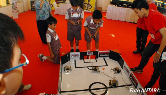 I-Car Robot Buatan Anak Muda Indonesia