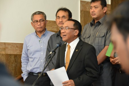 Harga Baru Premium untuk Mobil Pribadi Sekitar Rp 6.500 Per Liter