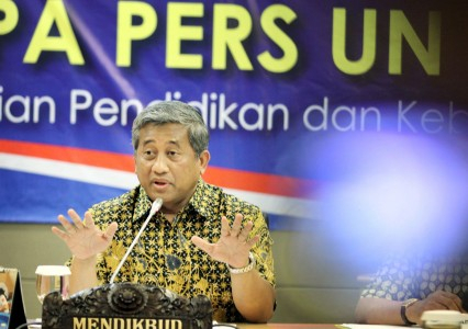 Pengerjaan soal UN SMP Dialihkan ke Percetakan Lain
