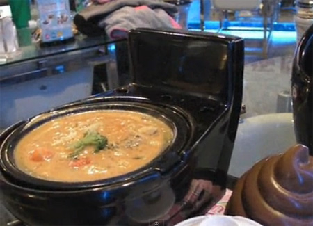 Restoran Toilet, Tempat Makan Favorit Warga Inggris