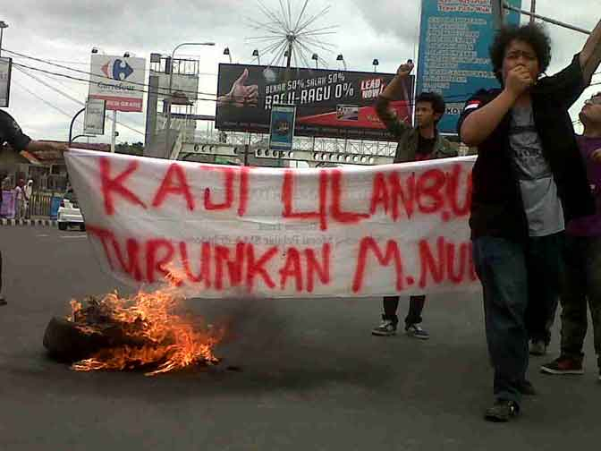 Aktivis Banten Tuntut Menteri Pendidikan Mundur