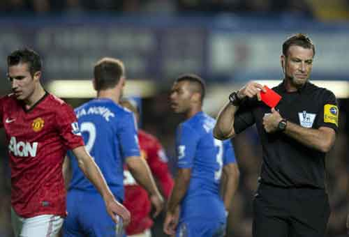 Mark Clattenburg Kembali Bertugas Pimpin Pertandingan